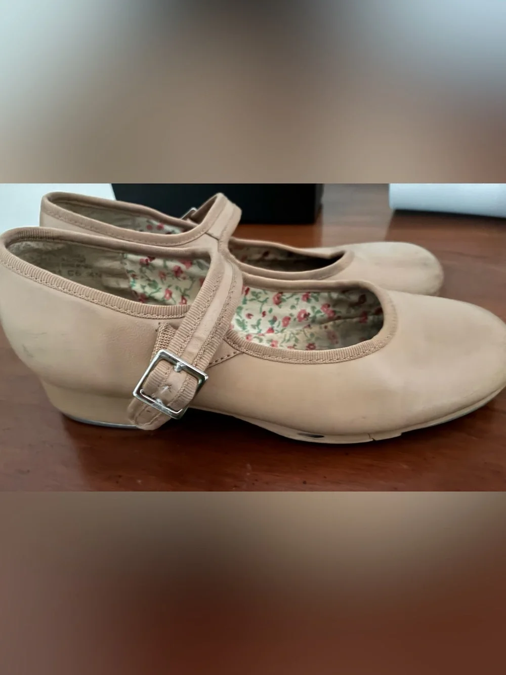 Capazio tan Maryjane tap shoes girl size 4